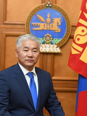 С.Бямбацогт: Ж.Энхбаярыг тэргүүн шадар сайдаар томилж, түүний оронд М.Бадамсүрэнг ХХААХҮ-ийн сайдаар томилно